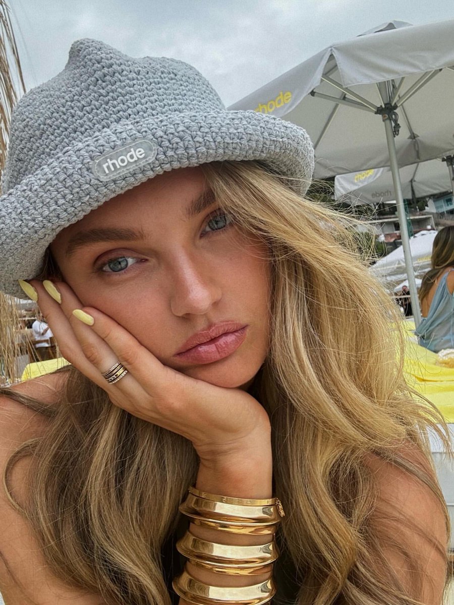 RomeeBrasil's tweet photo. “24 horas em Mallorca 🍸🍋”. - Romee Strijd via Instagram. https://t.co/9Uh2tAxgTW
