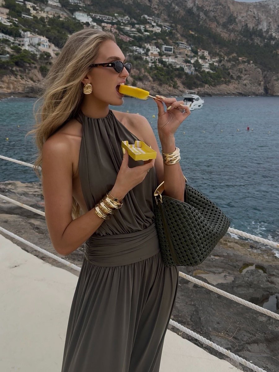 RomeeBrasil's tweet photo. “24 horas em Mallorca 🍸🍋”. - Romee Strijd via Instagram. https://t.co/9Uh2tAxgTW