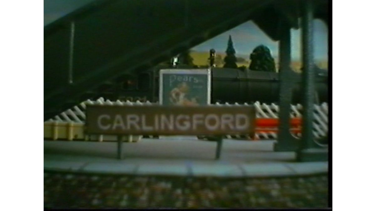 ModelRailsandMe's tweet image. Coming up on the YouTube channel... in a recently discovered DVD film found at a local model shop... we visit the OO scale world of CARLINGFORD, as we shrink down to size for lineside and wagon ride shots, hopefully bringing a new audience to a classic layout.
#modelrailway