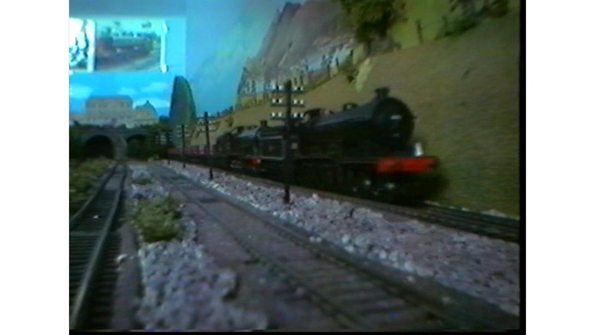 ModelRailsandMe's tweet image. Coming up on the YouTube channel... in a recently discovered DVD film found at a local model shop... we visit the OO scale world of CARLINGFORD, as we shrink down to size for lineside and wagon ride shots, hopefully bringing a new audience to a classic layout.
#modelrailway
