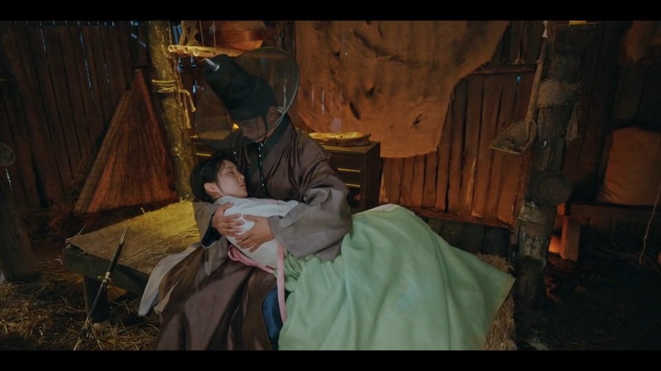 sasajktuita's tweet photo. #TheFirstNightWithTheDukeEp4
#TheFirstNightWithTheDuke ele arriscando a própria vida pra cuidar dela e dizendo que se ela morrer ele a seguirá até o fim https://t.co/yNcYZJLJvI