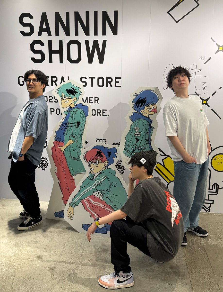 MediaLink_Inc's tweet image. ＼ 🎉 SANNINSHOPからのお知らせ 🛍️ ／

本日7/11(金)よりSANNINSHOW GENERAL STORE がいよいよスタート！✨

開催に先立ち、三人称の3人が一足先にご来場！
なんと、店内にはサインもいただきました🖊️✨
ラフォーレ原宿5Fでお待ちしております！

📅開催期間：7/11(金)〜7/21(月・祝)