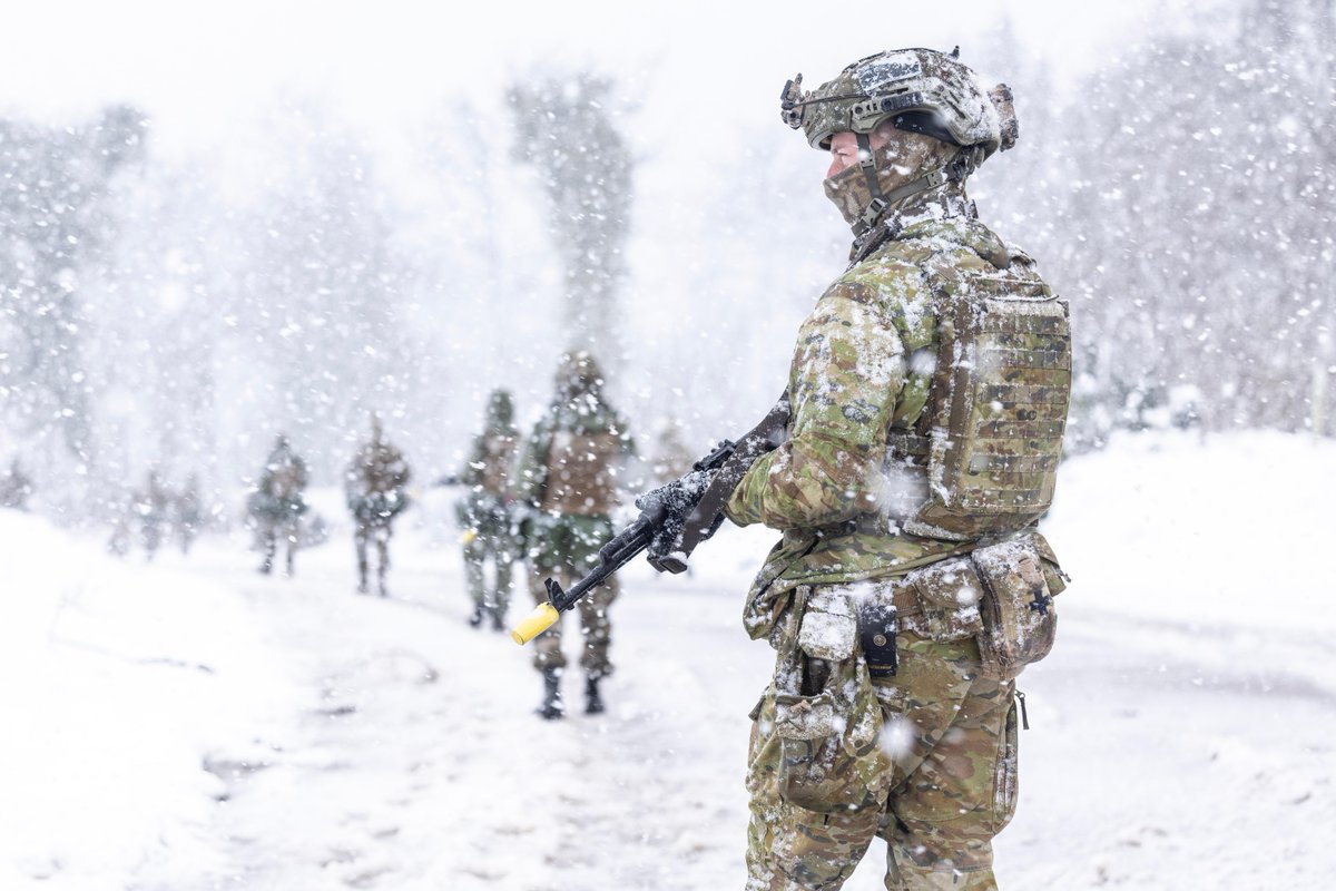 AustralianArmy's tweet image. 3yrs of training Ukrainian recruits ๐ฆ๐บ๐ฌ๐ง๐บ๐ฆ
More than 56,000 personnel have been trained through the UK-led Op Interflex โ including 2,900 trained by #AusArmy under Op Kudu.
It has been our honour, Slava Ukraini.
๐ธ CPL Dustin Anderson/ LCDR John Thompson/ CPL Jonathan Goedhart