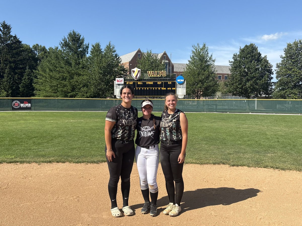 Went to Valpo today! Thank you so much Coach Armitage <a href="/addyjarvis/">Addy Jarvis</a> <a href="/_Jazmyne24/">Jazmyne Armendariz</a> <a href="/ValpoSoftball/">Valpo Softball</a> for an amazing camp! I even got to make my Shortstop debut!! 🤣😂 All jokes aside Thank you so much to my <a href="/Outlaws16UNat/">OhioOutlaws16UNational</a> Teammate <a href="/JuliaLowry26/">Julia “Jules” Lowry</a> for catching me! Also good to see