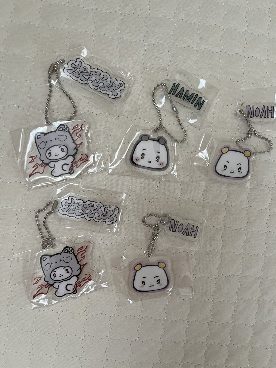 【交換】PLAVE SHIBUYA109 POPUPストア　キーリング

譲　ムァ（ノア）💜
　　ムモ（ウノ）❤️
　　ミャミ（ハミン）🖤

求　ミェム（イェジュン）💙　
　　ミム（バンビ）💗

郵送でのお取引をお願いいたします。
よろしくお願いします。