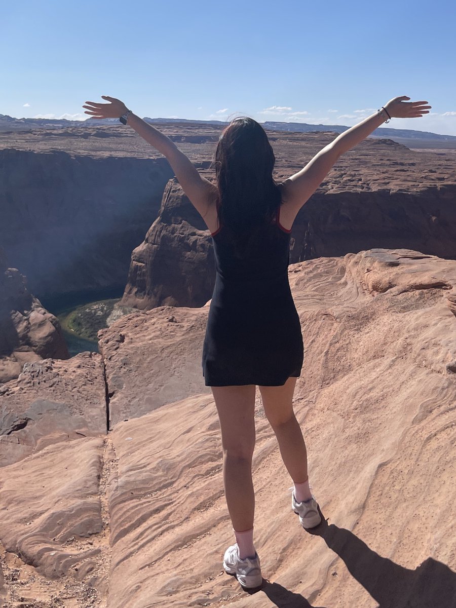iHeartDi0R's tweet photo. screaming crying cos i could've gone on holiday with a body im somewhat tolerable of but no i chose a different path and now don't like taking pics again https://t.co/G58ZP55UxV