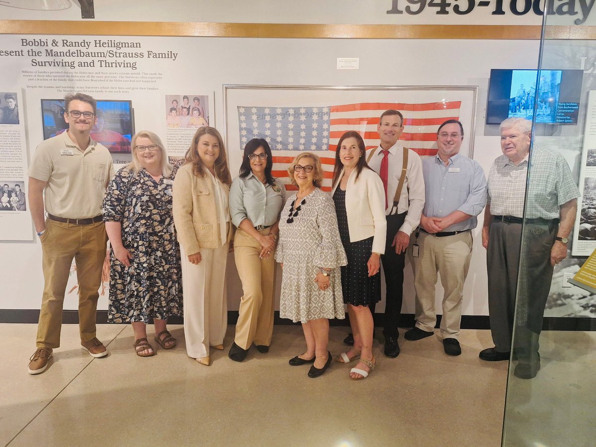 BenarrochYvette's tweet photo. Honored to tour the Holocaust Museum in Naples. As a Jewish woman, this visit was personal. Proud to have secured $300K in state funds to support their mission of remembrance, education &amp; security. 🇺🇸🇸🇻#NeverAgain #FLHouse #District81 https://t.co/9IEariVtr6