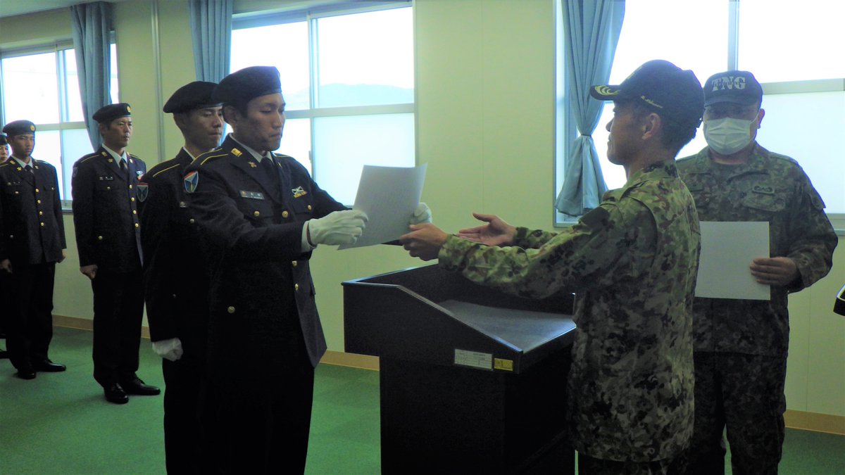 jgsdf_gcc_ardb's tweet image. 【戦闘上陸部隊運用・水陸両用車課程⑦】
#水陸機動教育隊 は、第11期戦闘上陸部隊運用集合教育、第19期水陸両用車課程教育の修了式を行いました。約7週間の教育を修了し、水陸両用車の様々な技術を修得した学生は各部隊へ復帰します。
今後の更なる活躍を期待します。#AAV