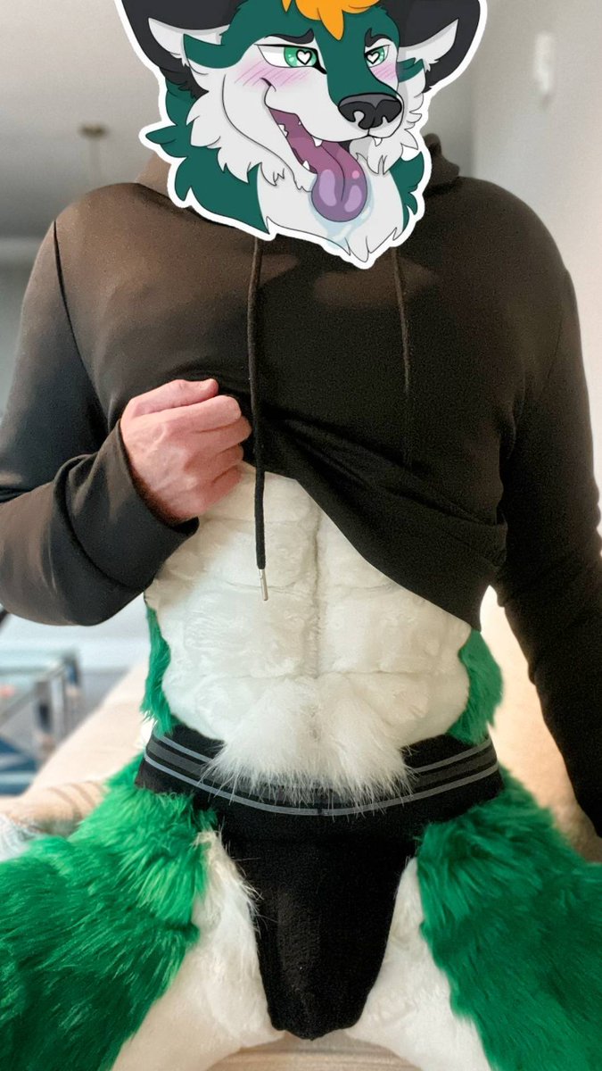 PackerDog30's tweet image. Hit the dance floor, get nasty, impress me 💚