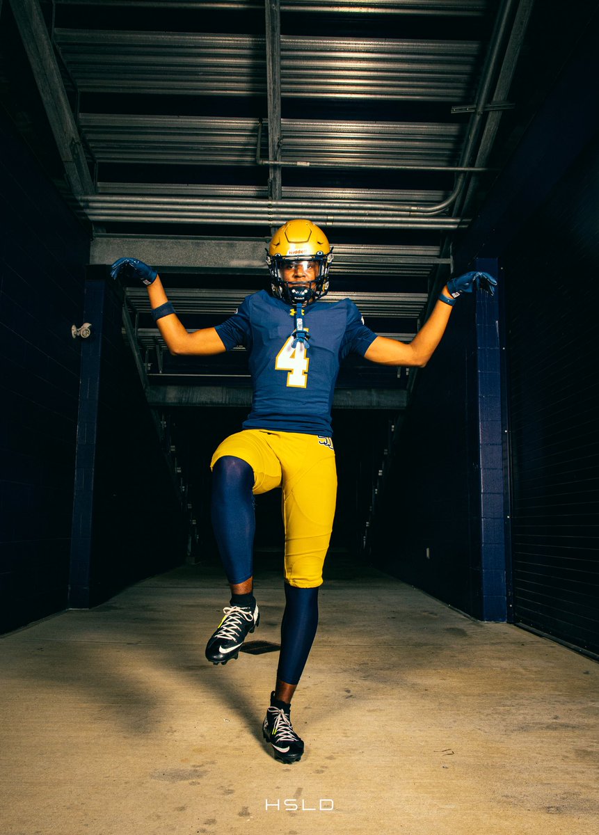 HaSeanLamb26's tweet image. Almost that time⏳ #Seniorszn #lastride