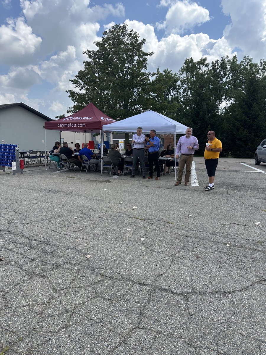 PhilPlummerOH40's tweet image. Food truck event at the Huber Heights Chamber of Commerce.