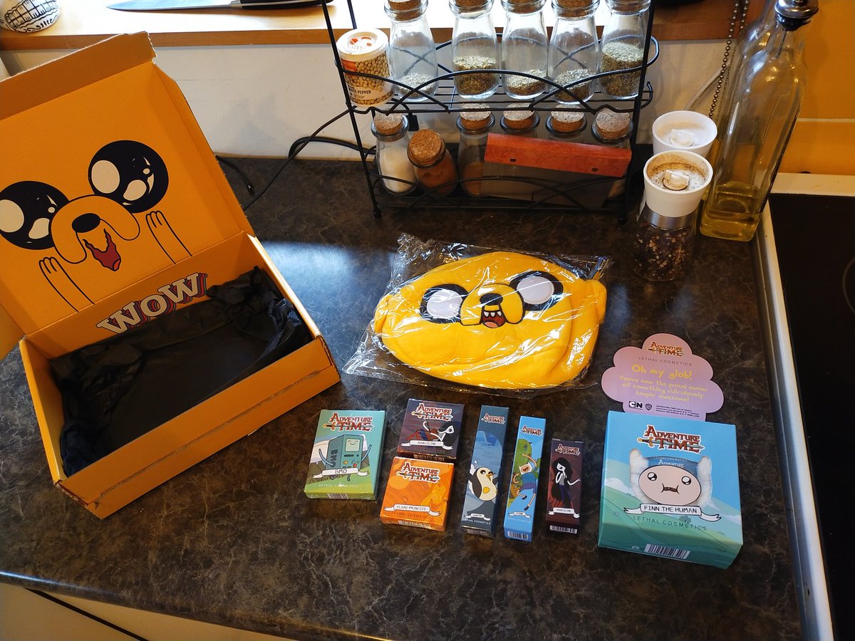 Slinkion's tweet photo. MY MAKEUP ARRIVED #adventuretime https://t.co/9Ez6V8BBfs