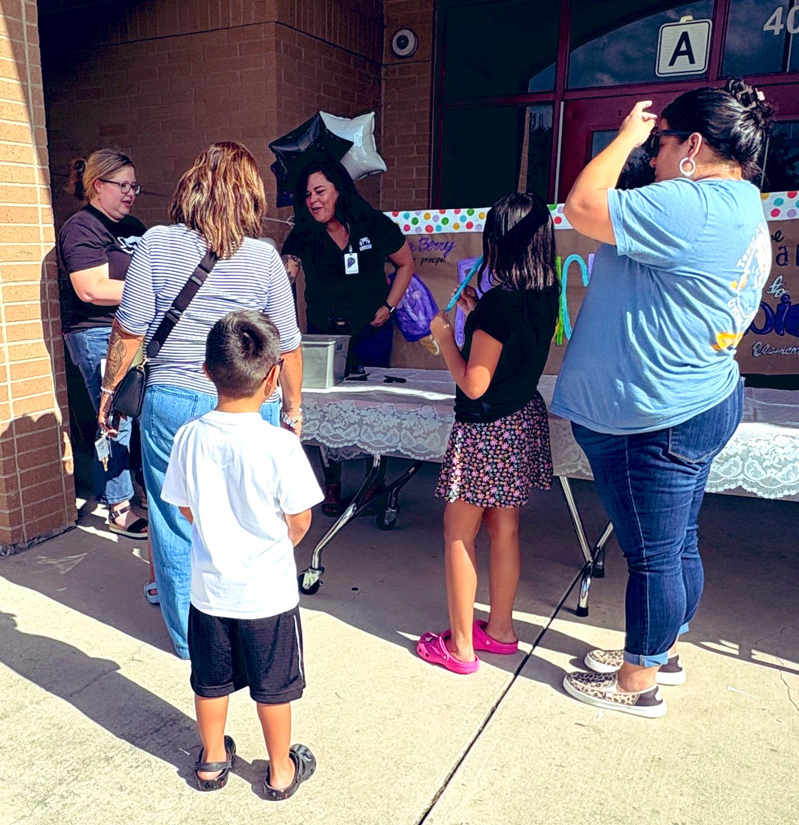 Jessica Berry (@jessberry1234) on Twitter photo Popsicles with the principals <a href="/bowiechamps/">Bowie Elementary</a> was a success tonight! Bowie families and teachers cooled off with popsicles and the kids were so excited! 💜🏆🐾 <a href="/SanMarcosCISD/">San Marcos CISD</a> #communityconnection #growingourvillage Popsicles with the principals <a href="/bowiechamps/">Bowie Elementary</a> was a success tonight! Bowie families and teachers cooled off with popsicles and the kids were so excited! 💜🏆🐾 <a href="/SanMarcosCISD/">San Marcos CISD</a> #communityconnection #growingourvillage