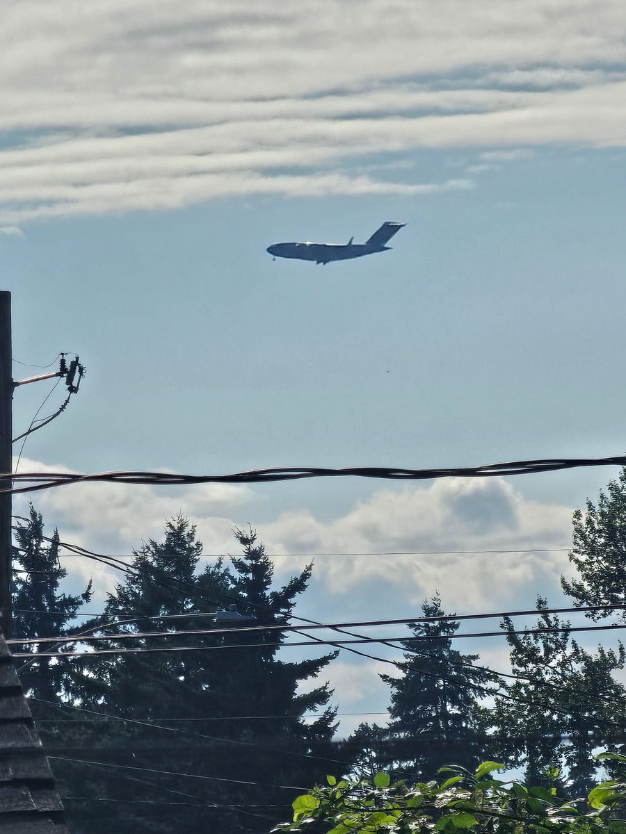 Borrowed7Time's tweet photo. USAF C-17A 99-0166 #AE080C as TEDDY49 departed San Antonio (Lackland), landing at JBLM.

(Too far away to rattle the house)
@sipjack1776 https://t.co/KLOA9ncCqe