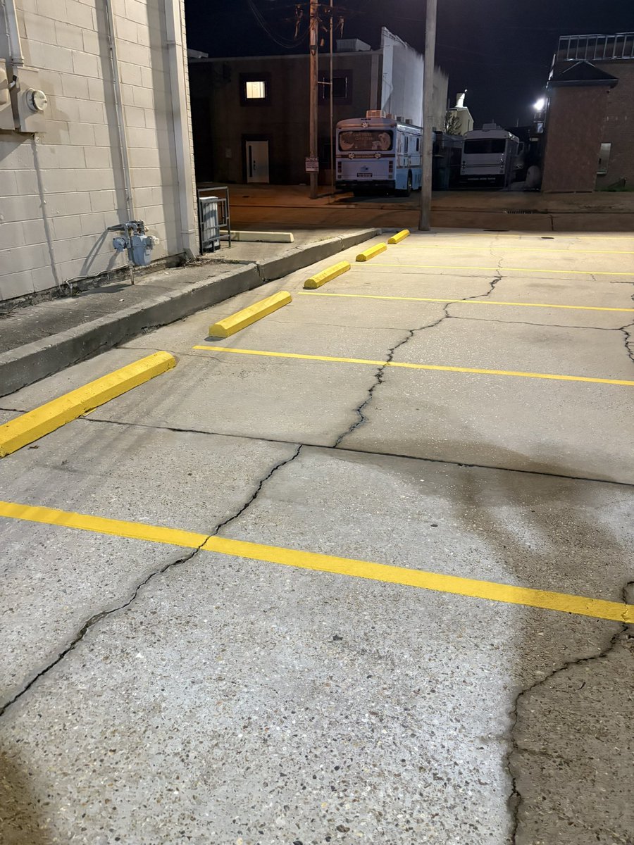 FineLnDesign's tweet image. Call us for your parking lot. Striping needs in the Jefferson, Paris, New Orleans, and Slidell surrounding areas.