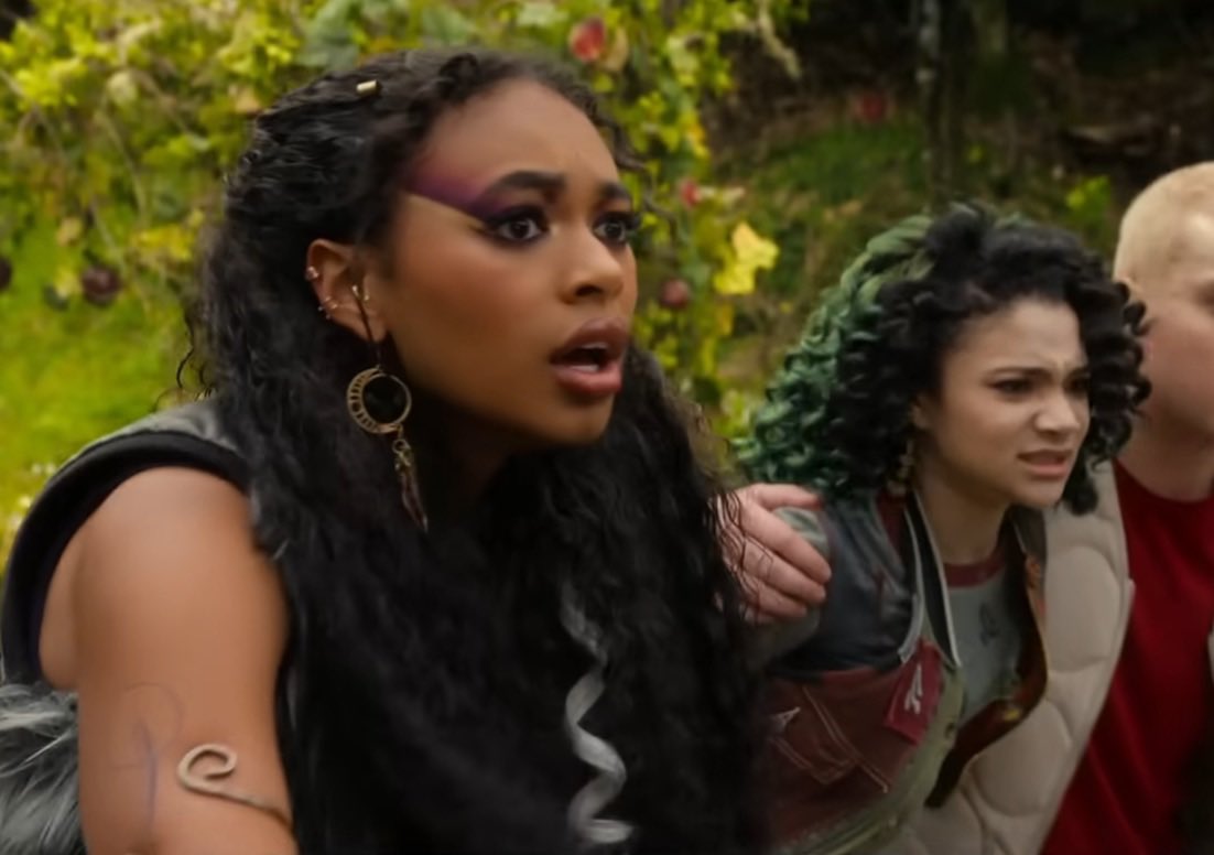 i am not okay.. i’m still sobbing rn.. I LOVED ZOMBIES 4!! omg it was so beautiful, so intense, and i feel like it gave the most important message out of all Zombies movies!! ALSO Willa and Vargas duo, IM SO HERE FOR IT!! but my rating : 
soundtrack 20/10, movie 18/20🥹
#ZOMBIES4