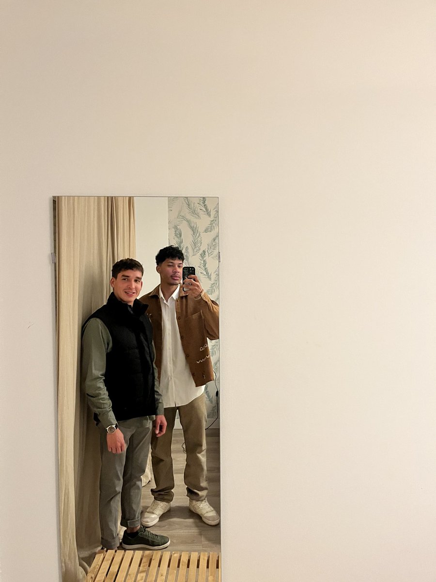 Revuj3's tweet image. Quien sube fotos a tt como si fuera ig?