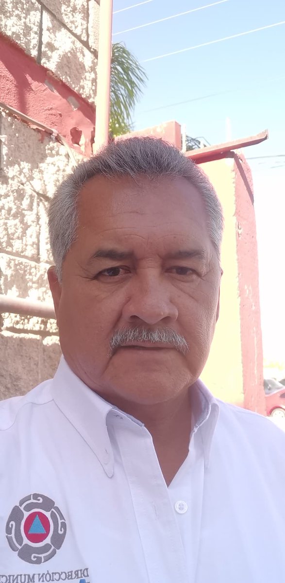 Ufff lo que hay aquí a sus espaldas 🍑🍑💯💯💯