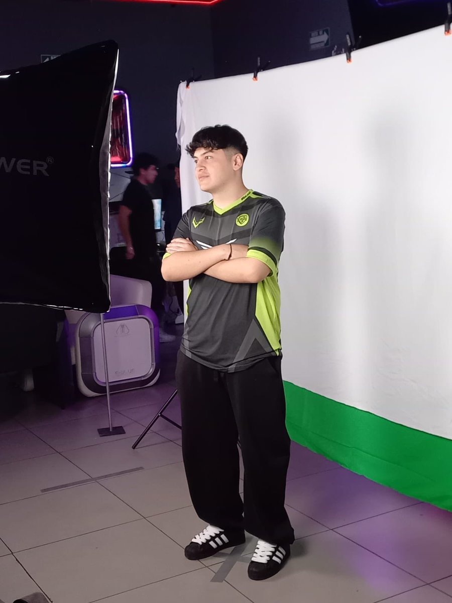 Casi listos para las batallas 🔥 

CDMX 🫱🏻‍🫲🏼<a href="/TeeGamingOrg/">Tee Gaming</a> 

<a href="/Arwayz7/">arwayz</a> 
<a href="/Hisslett/">Hisss</a> 
<a href="/ArtuuRx/">artur</a> 
<a href="/levels_j/">Johan</a> 

<a href="/NacebMx/">Naceb Tecnología</a>