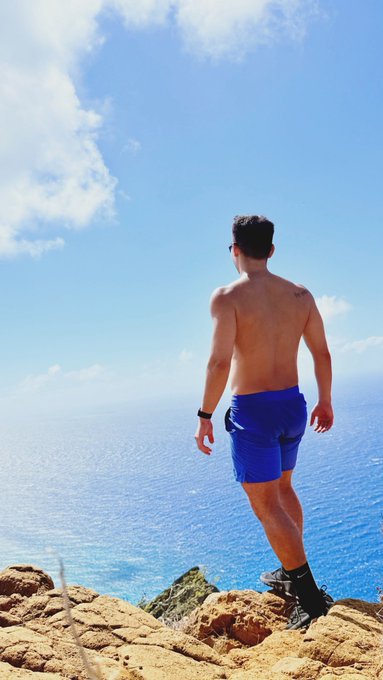 Watch Colton Reece's leaked NSFW photo on TwXstars