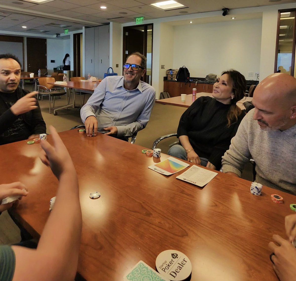 AGraylin's tweet image. What a pleasure to speak at the #UnlockVenturePartners CEO Summit and get to play at the same table as one of my all time favorite #poker players, two-time world champion, #PhilGordon! 🃏 ♠️🏆 Exchanging books with him was cool. 📗📕Thanks Andy Liu for the invite and what a…
