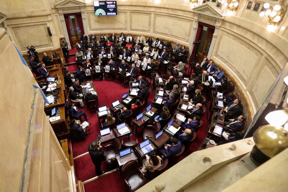 🔴 Prórroga de moratoria previsional, aumento del haber jubilatorio en 7,2%, aumento del bono a $110.000, emergencia en discapacidad.

👉 ¡ES LEY!