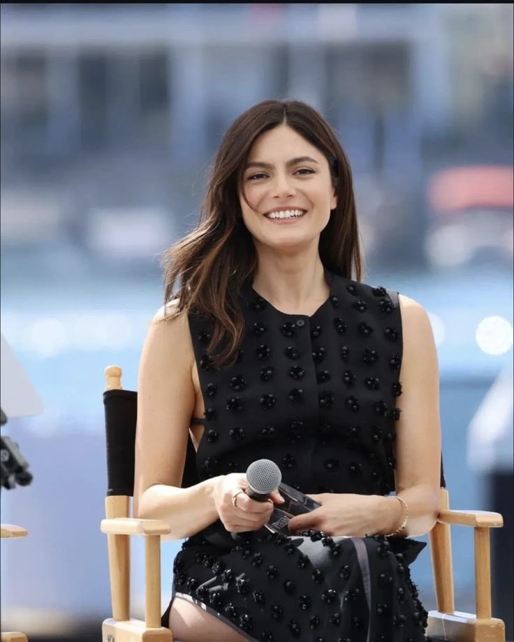 MBarbaroUpdates's tweet image. Monica Barbaro’s upcoming projects ✨
• CRIME 101 dir. Bart Layton (Amazon MGM crime heist film releasing February 13th 2026)
• ARTIFICIAL dir. Luca Guadagnino (Amazon MGM film about AI set to film this month)
• LES LIAISONS DANGEREUSES (West end theater play in 2026)