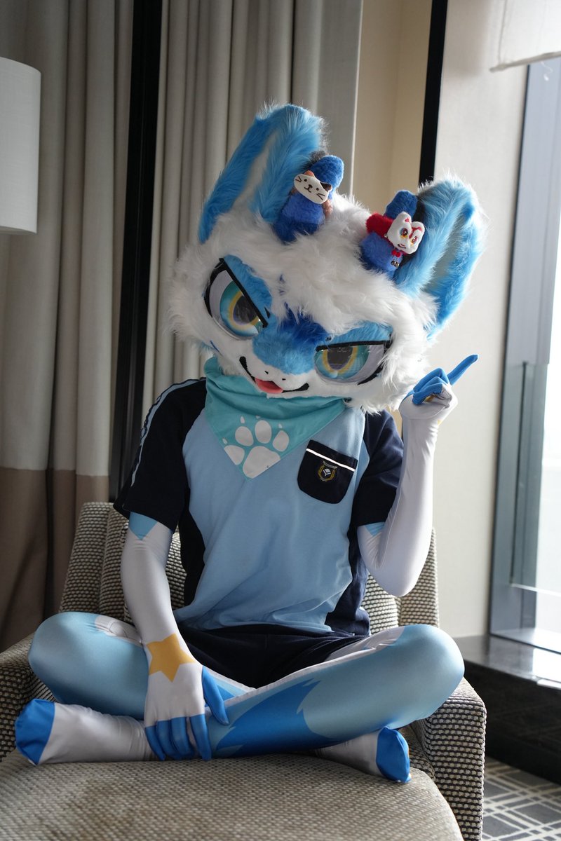 luyouqi13's tweet image. 🎵時日過年代過 這天發覺是孤單一個🎵
🎵张敬轩《惜爱》
📷：大萝卜
