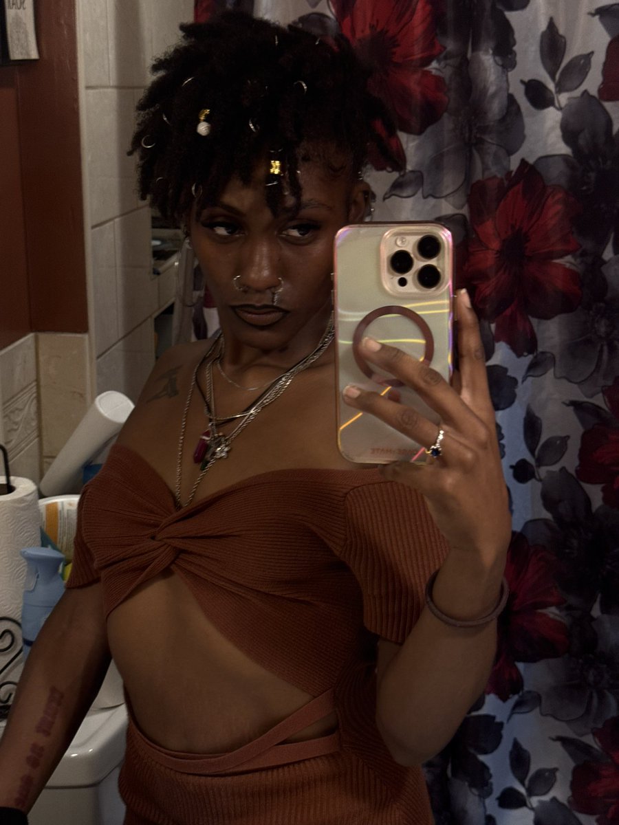 777woe's tweet photo. ruled by the moon but I play like fire! 😘♋️ https://t.co/Crzz2RQsQJ