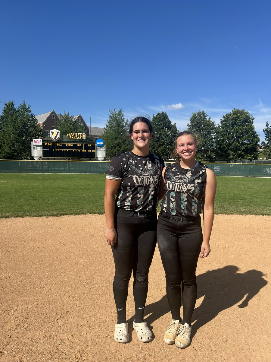 I had a FANTASTIC time at Valpo today!! Thank you Coach Armitage, <a href="/addyjarvis/">Addy Jarvis</a>, <a href="/_Jazmyne24/">Jazmyne Armendariz</a>, and <a href="/ValpoSoftball/">Valpo Softball</a> for such a fun camp!! Always a great time catching <a href="/QRobertson14/">Quinn Robertson #14</a>! Can’t wait to come back soon!!