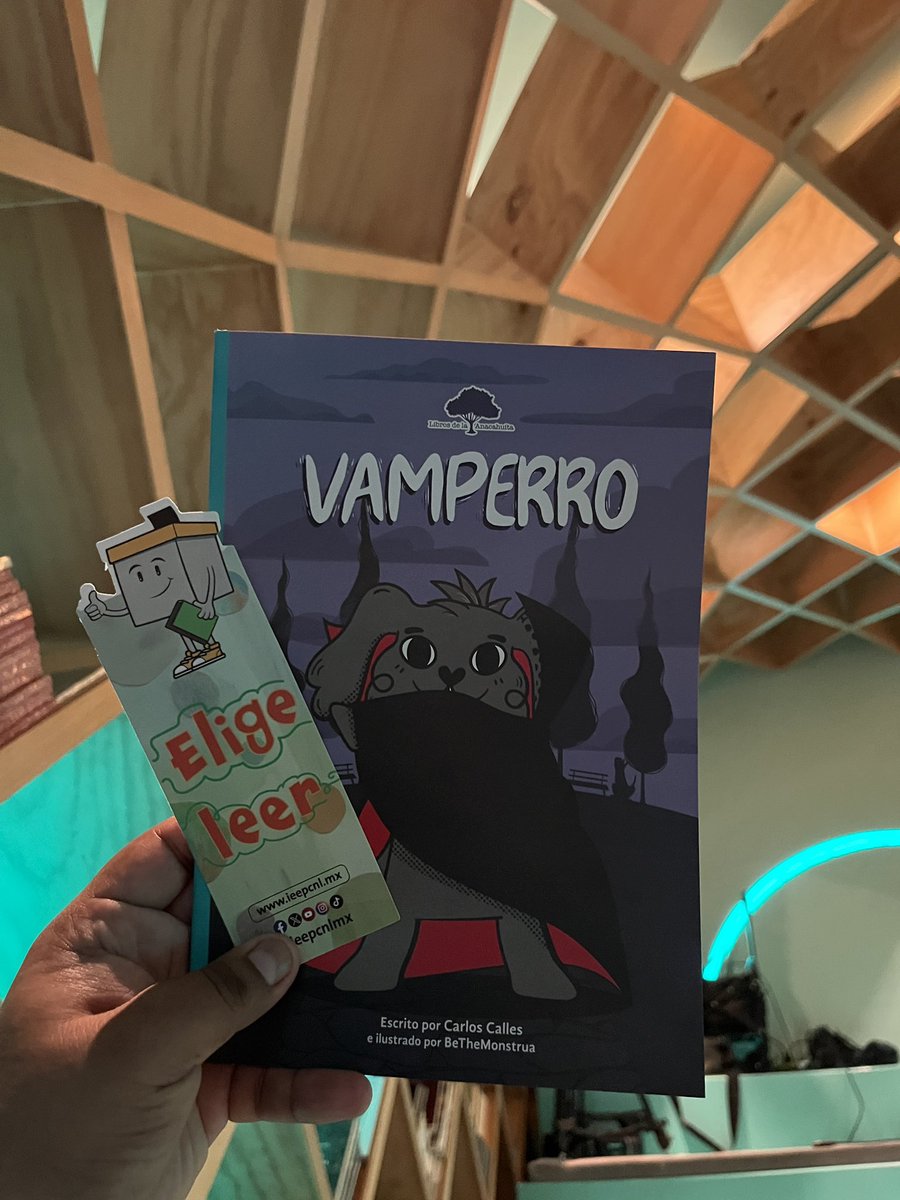 cuentidrag's tweet photo. Hoy fuimos invitades a la presentación del libro “Vamperro” del escritor Carlos Calles. 

La historia gira alrededor de un perro con colmillos vampíricos que, por ello, es rechazado y malinterpretado por el resto de los canes. https://t.co/Zx4yrfnFjq