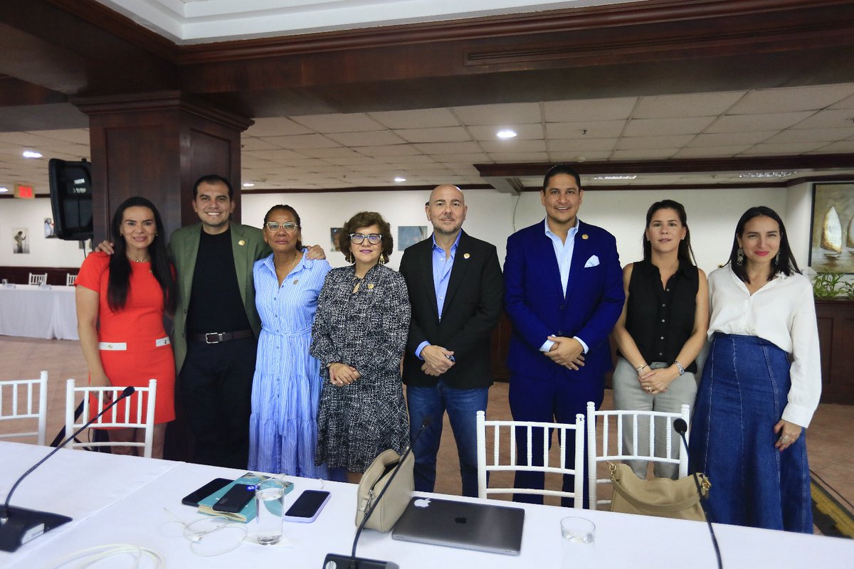 Riesgos Ecuador (@riesgos_ec) on Twitter photo El Secretario Nacional de Gestión de Riesgos <a href="/Jorge_CarrilloT/">Jorge Carrillo T.</a> , participó en el Gabinete Ministerial, liderado por el Presidente <a href="/DanielNoboaOk/">Daniel Noboa Azin</a> , en el que dio a conocer los avances de las diferentes carteras de Estado🇪🇨.
#ElNuevoEcuador El Secretario Nacional de Gestión de Riesgos <a href="/Jorge_CarrilloT/">Jorge Carrillo T.</a> , participó en el Gabinete Ministerial, liderado por el Presidente <a href="/DanielNoboaOk/">Daniel Noboa Azin</a> , en el que dio a conocer los avances de las diferentes carteras de Estado🇪🇨.
#ElNuevoEcuador