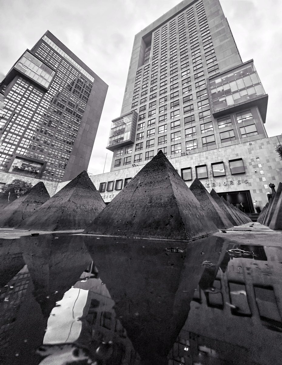 📸 "Ojos de agua de sombra, ojos de agua de pozo, ojos de agua de sueño..." Octavio Paz