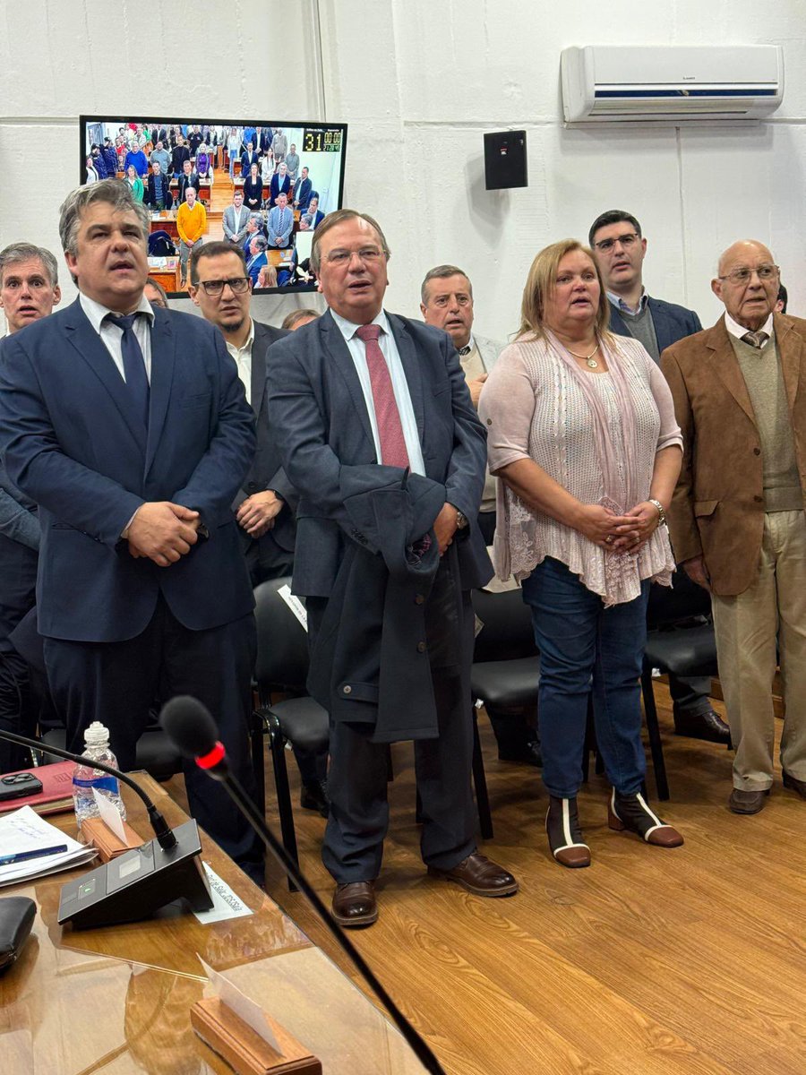 cdcamy's tweet image. En la Junta Departamental de San José. Participando de la
Sesión de asunción en sus funciones de los Ediles Departamentales para el periodo 2025-2030.