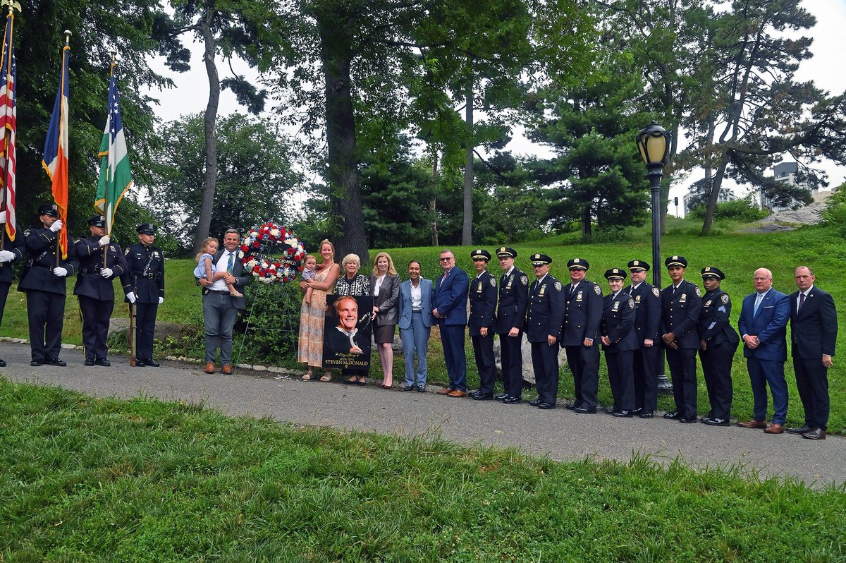NYCPDDEA's tweet image. Thirty-nine years ago, Detective Steven McDonald was shot and paralyzed as he patrolled Central Park. For more than 30 years, Steven ensured his message of love and forgiveness was heard across the world. That will forever be his legacy. DEA Board Officers were honored to help…