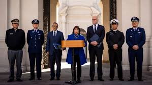 carayarez2021's tweet photo. #SinFiltros_tv #SinFiltros @mindefchile @minsegpublica @min_interior Deben Implementar #TestDePelo a Los Oficiales Clases y Personal Planta de @Carabdechile @PDI_CHILE @Ejercito_Chile🇨🇱 @Armada_Chile @FACh_Chile Para Detectar #TráficoDeDrogas en Las #FFAA #NarcoMilitares #Iquique https://t.co/sKv9Na1jxK