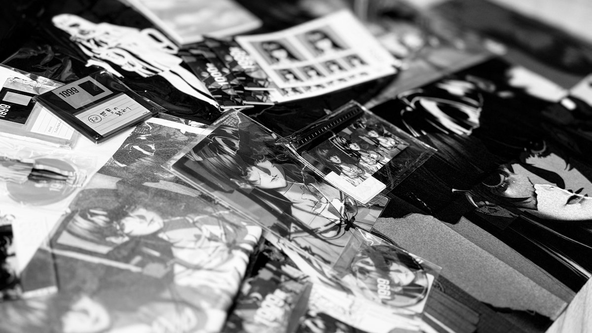 yoneyamai's tweet image. アナザービジュアルを担当させていただいた
#1999展 内覧会にお邪魔させていただきました。
バミューダ3チームの創り出す展示、耳でも目でも肌でもじっくり楽しめました。終末の世界、ここで味わえます。
グッズも素晴らしいクオリティで感謝です…!…