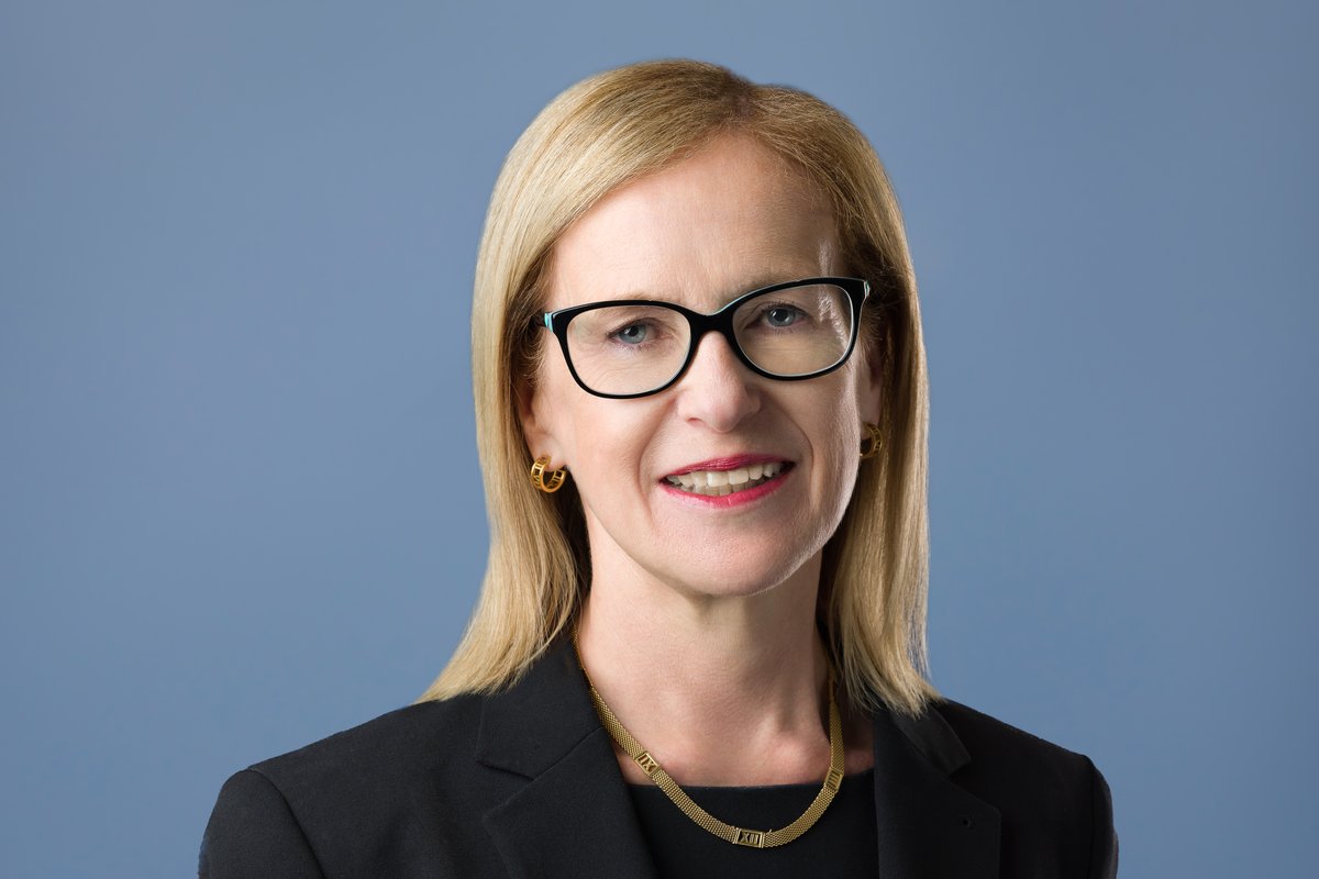 Congratulations to Partner Bronwyn Lincoln on being named a Preeminent arbitration lawyer in Australia by Doyle's Guide, one of only three to receive the accolade.doylesguide.com/leading-arbitr…