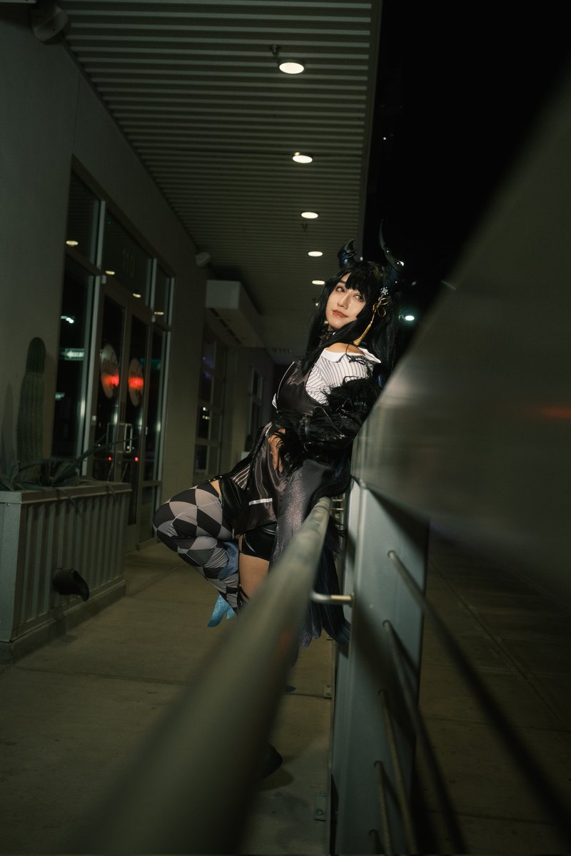 Shuvimaru's tweet photo. Some of my best @nerissa_en (my oshi!) pics from the Emo vs. Anime Rave Night🌙 #RavenCrafts https://t.co/wUaXauu2uG