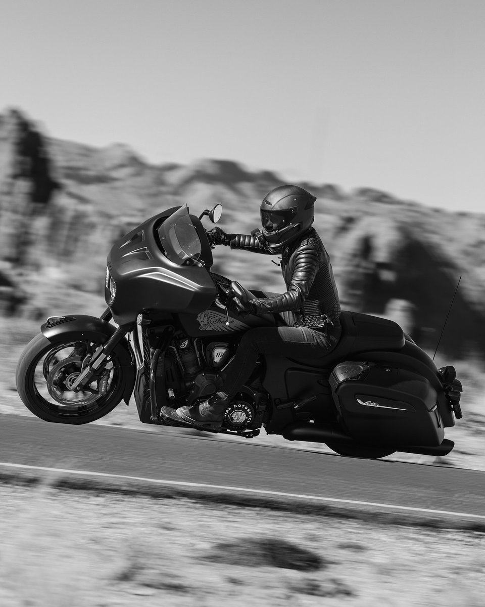 indian_japan's tweet photo. これほどまでに高揚する感覚は、他にありません。
#ChieftainPowerPlus の力強さとともに、自信を持ってコーナーを駆け抜けていく——その瞬間にこそ、このバイクの真価が現れます。 https://t.co/7FvTqNpfGH #インディアンと遊ぼう #インディアンで遊ぼう https://t.co/lxFINux1ti