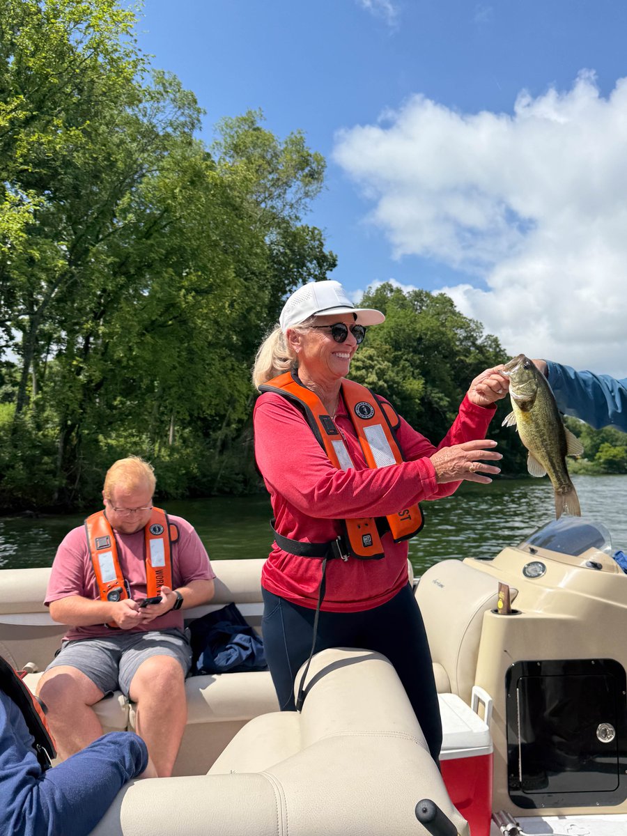 RepAlexander7's tweet image. A great morning on Boone Lake with TVA looking at the different species of fish & if they're healthy. Healthy fish means we have a healthy reservoir. The way we manage our river systems in TN brings in nearly $12 billion to our economy and supports over 130,000 jobs.