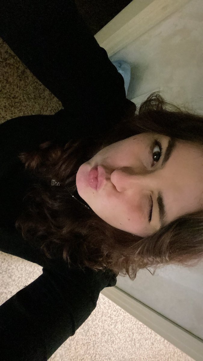 ladynoireb's tweet image. #miraculerselfieday 😙✌🏻