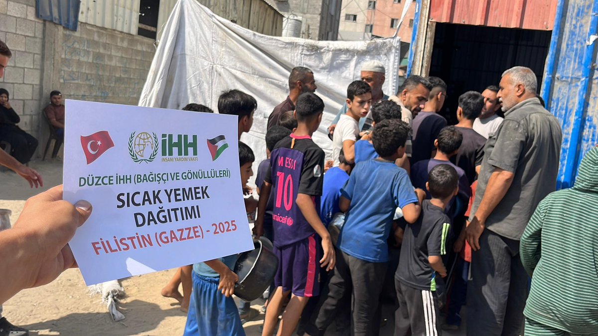 IhhDuzce's tweet photo. Düzce İHH olarak Gazze’de sıcak yemek dağıtımlarımız devam ediyor. https://t.co/El0HGM7pRg