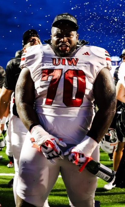 Azarriongreer's tweet photo. I just wanna say thank you for reaching out @Coach_Meyer27 for the invite to the UIW BigMan Camp! I’m looking forward to Showcasing My skills, and giving the coaching staff 100% Of my best skills.
#Letwork
@Coach_Killough
@UIWFootball
@RecruitMidway https://t.co/o8nXl1oZTt