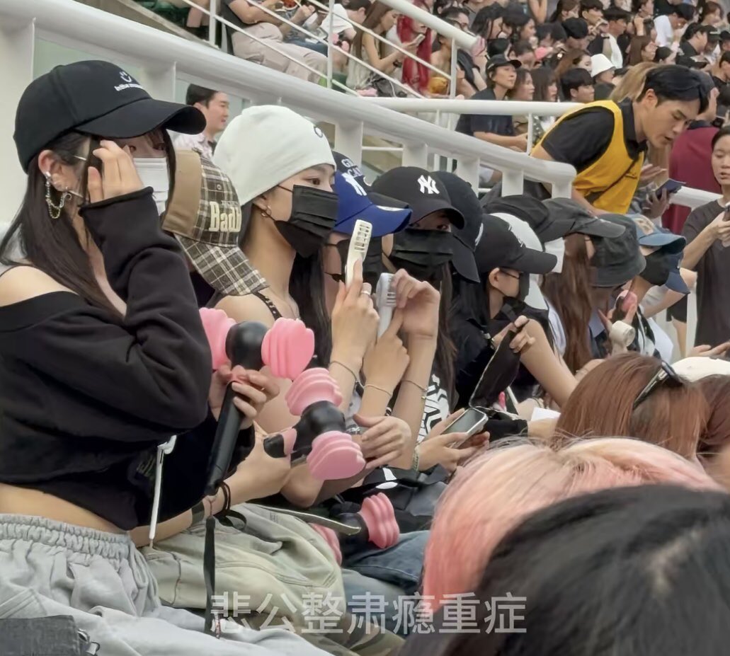 MONSTERSPICS's tweet image. #YGNGG Photos at Blackpink concert ❤️‍🔥