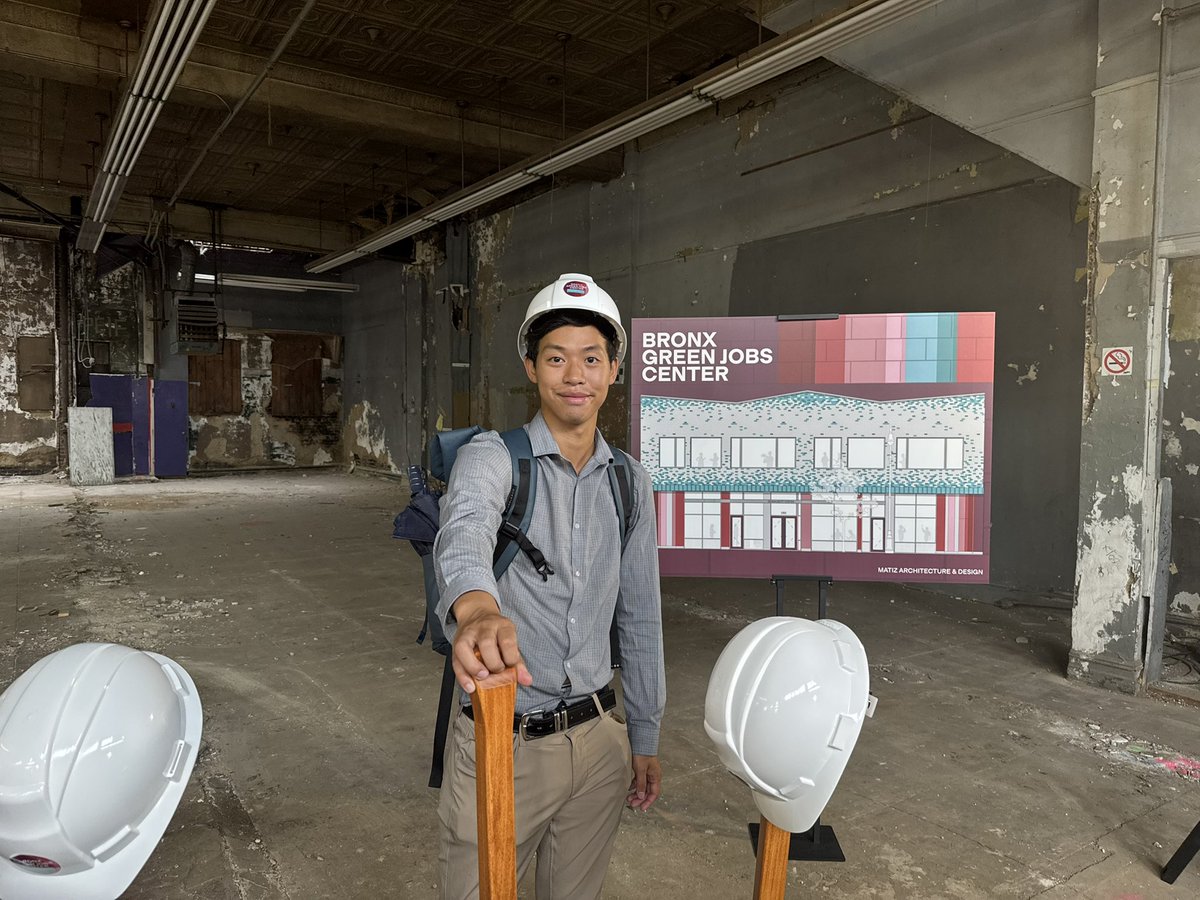 Edmundarc's tweet photo. Bronx Green Job Center at Fordham, excited be part of the community and contribute my design of a community center in nyc #fordham #bronxgreenjobcenter #fordhamuniversity #architecture @RepRitchie https://t.co/u60n6B1sT2
