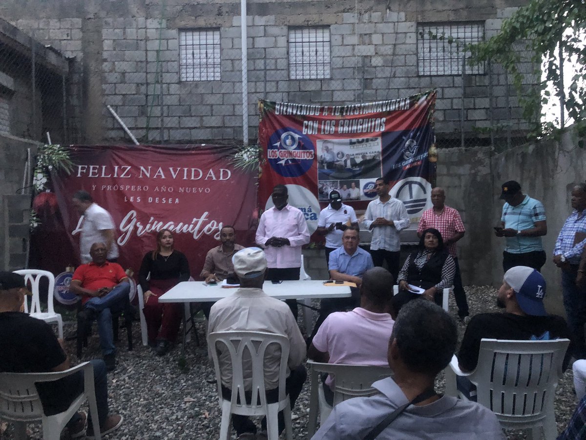 circ2conyayo's tweet photo. En la tarde de hoy se reunió el comité de la circunscripción 2, encabezado por Hipólito Beltre y la directiva, reafirmando el respaldo firme a la candidatura de Eduardo Sanz Lovaton (Yayo) y fortaleciendo la estructura territorial. #Yayo2028 #PRM #circ2conyayo #YayoTengoElmio https://t.co/v9gZv5g64P