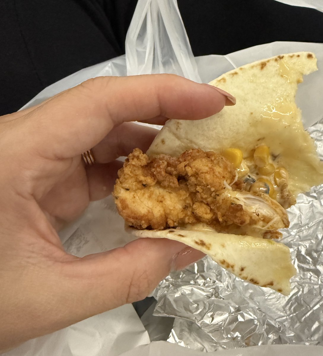 ChristibethP's tweet photo. The international concourse at @ATLairport could really step their game up food wise. This is the first impression people get when coming to America 😅 A $6 chicken taco. Options are slim. https://t.co/mw5Bp3F11m