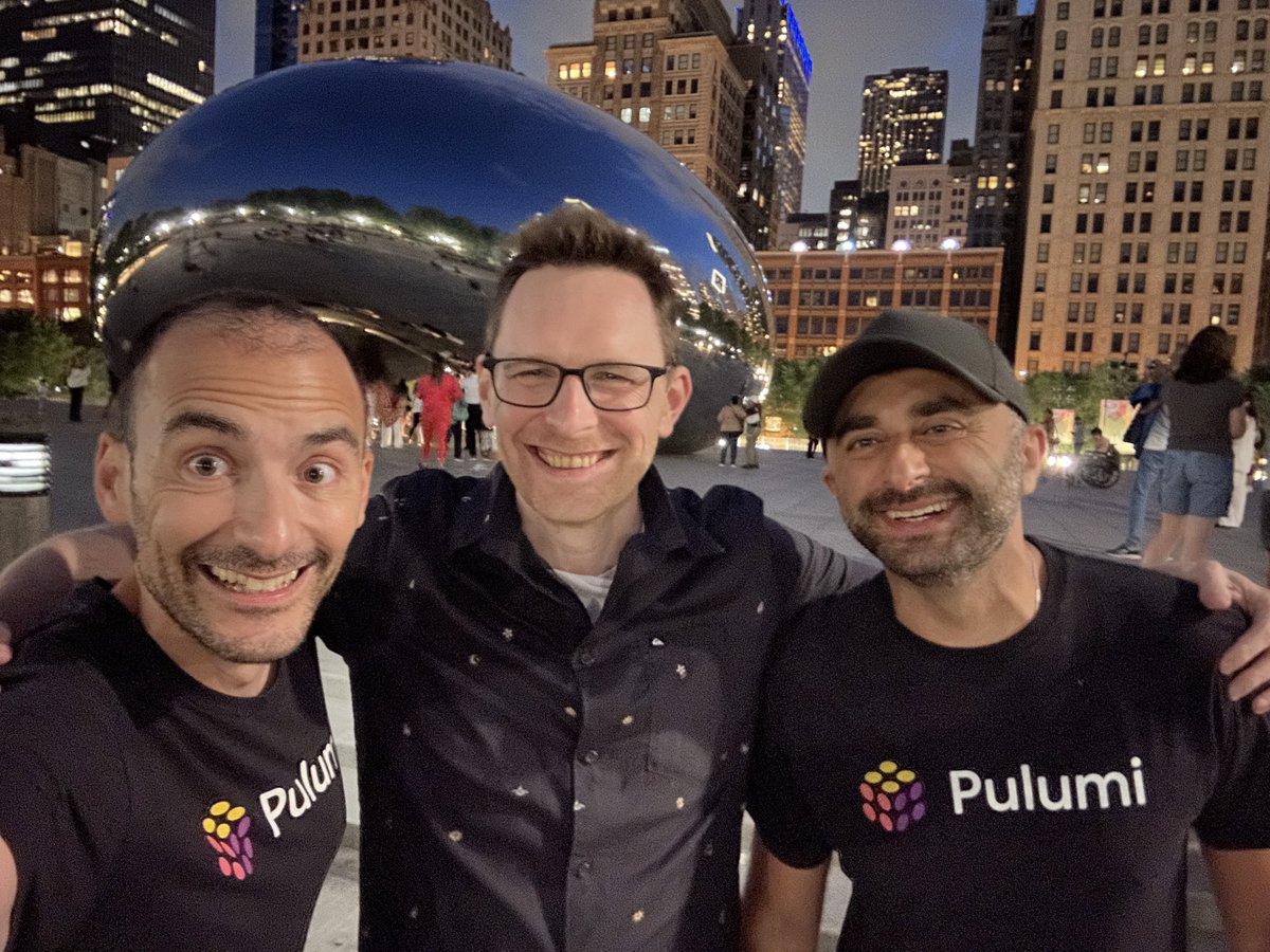 _ediri's tweet image. Great time hanging out with Asaf and @adamgordonbell in the Windy City!