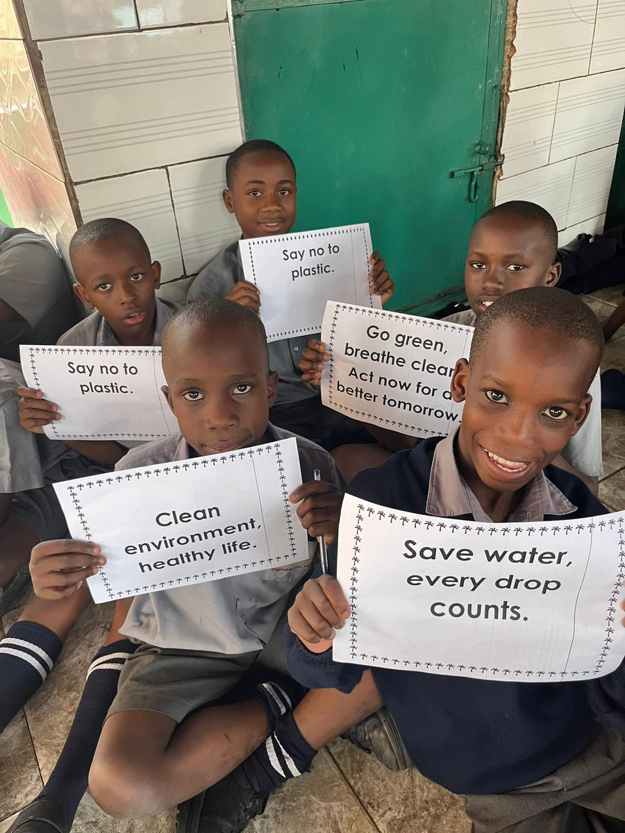 LytonMyrah's tweet image. We are the next generation of leaders, we have the capacity to reimagine and rebuild our world. Seize these moments and together let’s create a climate-resilient and sustainable future for all. #GoGreenUg #ClimateAction #GreenFestival25
@LilHandsGoGreen @JosephMasembe1 @XRGenZ_Ug